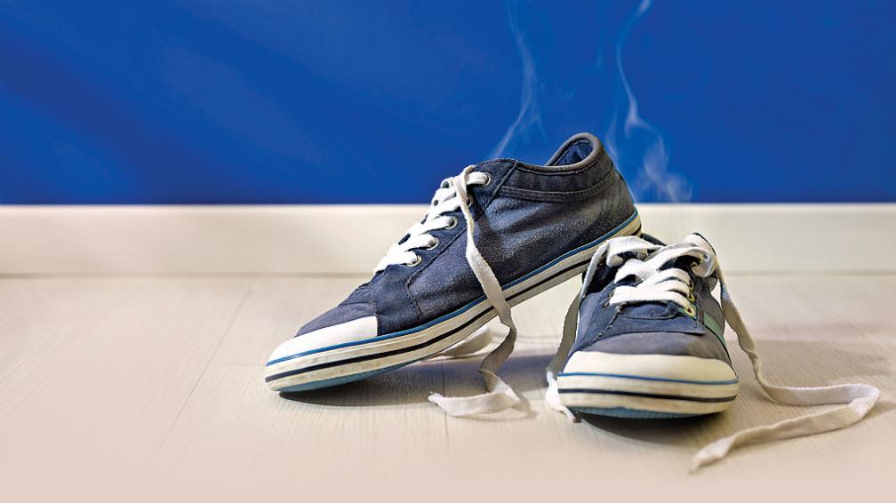guiaconfia's tweet photo. ¿Sabes cómo deshacerte del mal olor en tus zapatos?
Checa este #TipGC para saberlo https://t.co/StQm747Mzi https://t.co/qAT2TfBarq