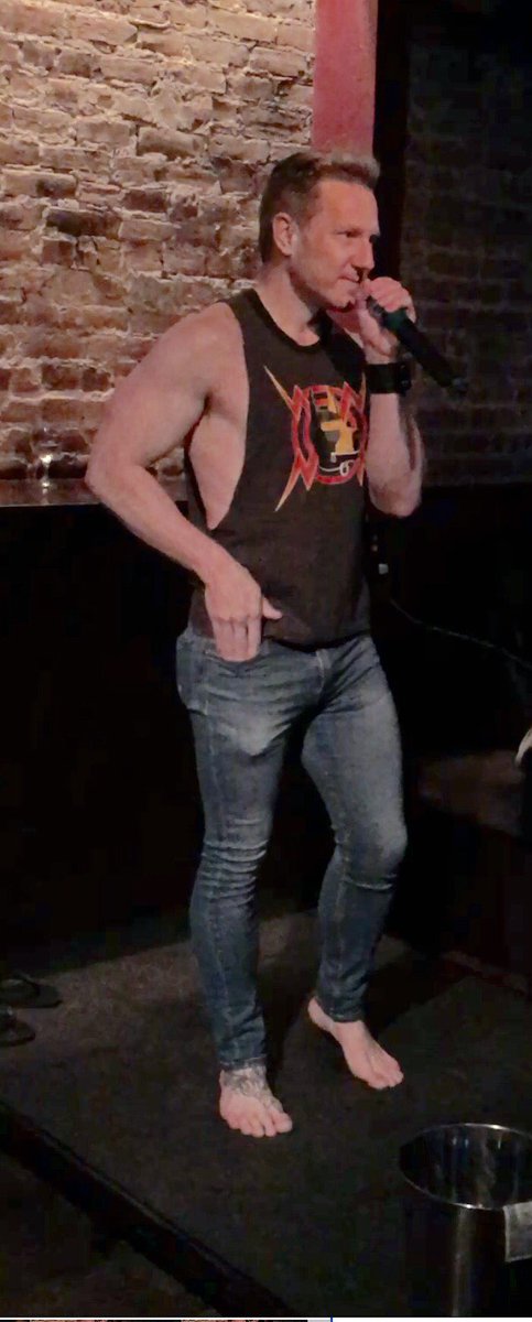 Ok, I may be developing an unhealthy obsession with a very casual form of karaoke.  #sleeveless  #barefoot