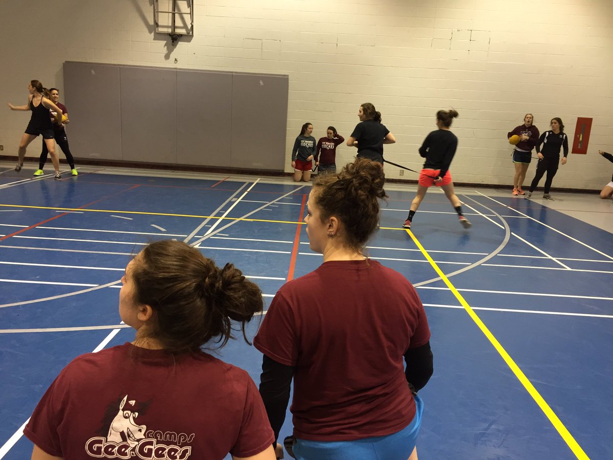 GeeGeesWHOC's tweet photo. Que de #plaisir aujourd'hui #entrainement #communication #prisedinfo #uOttawa #SIC https://t.co/pSfiZbr906