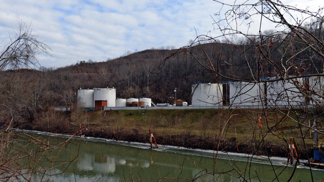 thehill's tweet photo. Chemical exec in West Virginia drinking water spill to serve 1 month in jail: https://t.co/bF8aLsjzr0 https://t.co/LZ4EBJvjev