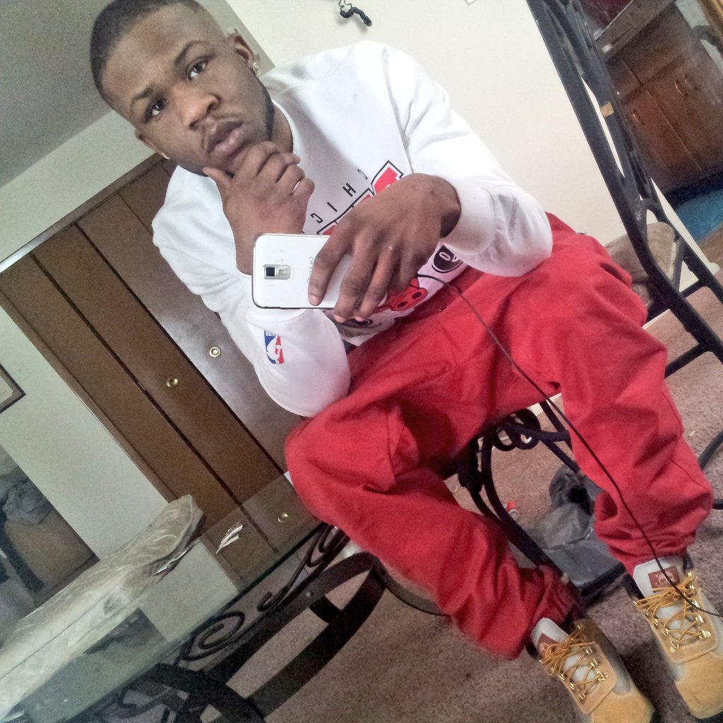 Maniac_Jaz's tweet photo. I Do This In Red How Luv Dat https://t.co/DnLgcwQOvJ