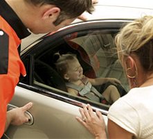 palorl's tweet photo. What if you see a child locked in a car? Call 911, then PAL Orlando. https://t.co/wJJ1XOUyiW https://t.co/f3GxiKmWnk