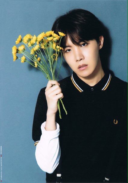 GPerruzzetto's tweet photo. PARABÉNS MEU CAVALO PERFEITO❤❤❤❤❤❤ TE AMOOOOOOOOOO MUITOOOOOO  #JHOPEDAY https://t.co/Uwd1C9N11o