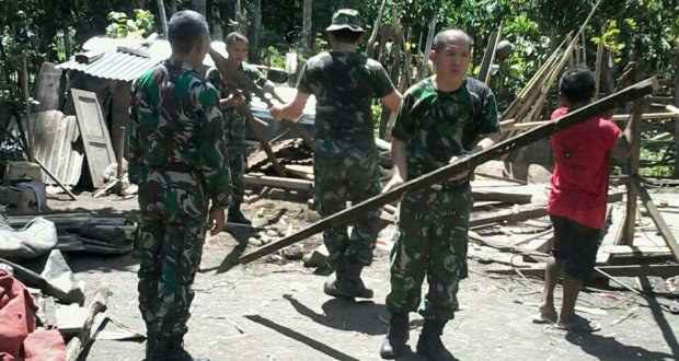 pendam_wrb's tweet photo. Koramil 1310-05/Kauditan melaksanakan Bedah Rumah di Desa Watudambo 2.
https://t.co/8WCtDnwXZe https://t.co/Bm6D2rUvPb