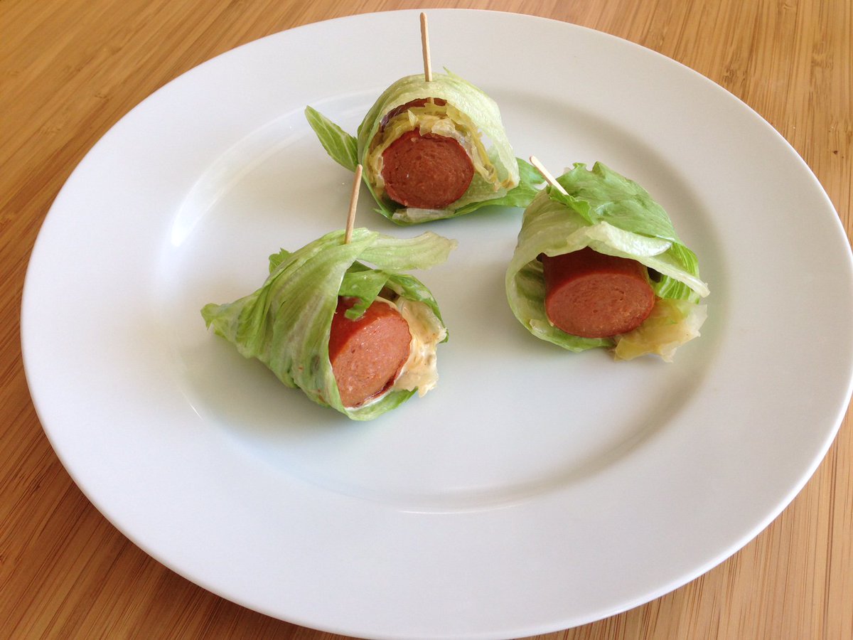 ForkInTheRd's tweet photo. Our afternoon #snack. #HonestDog lettuce wraps with @FrmhouseCulture kraut and @sirkensingtons sriracha mayo. https://t.co/r64TO1rWTb