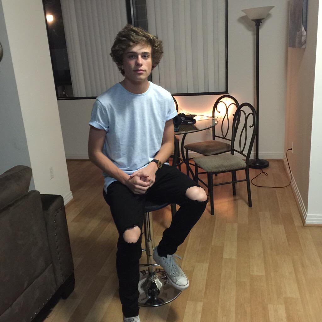 lowqualitydail's tweet photo. https://t.co/GeqEOH9Inl