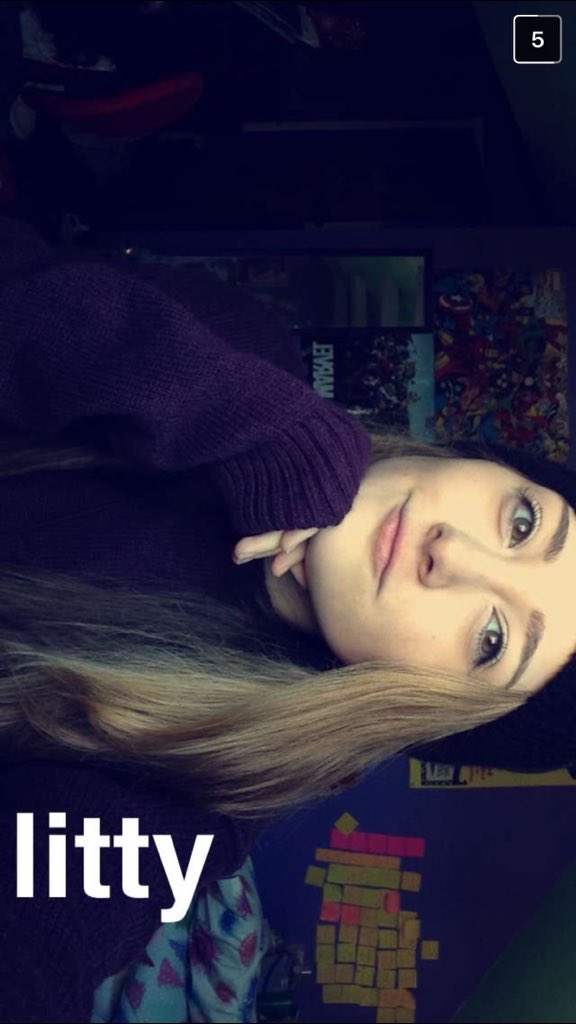 lauren_adelina_'s tweet photo. #WhaleyWednesday bc I love her and @etnaDL started a thing https://t.co/X4JbtHtzsR
