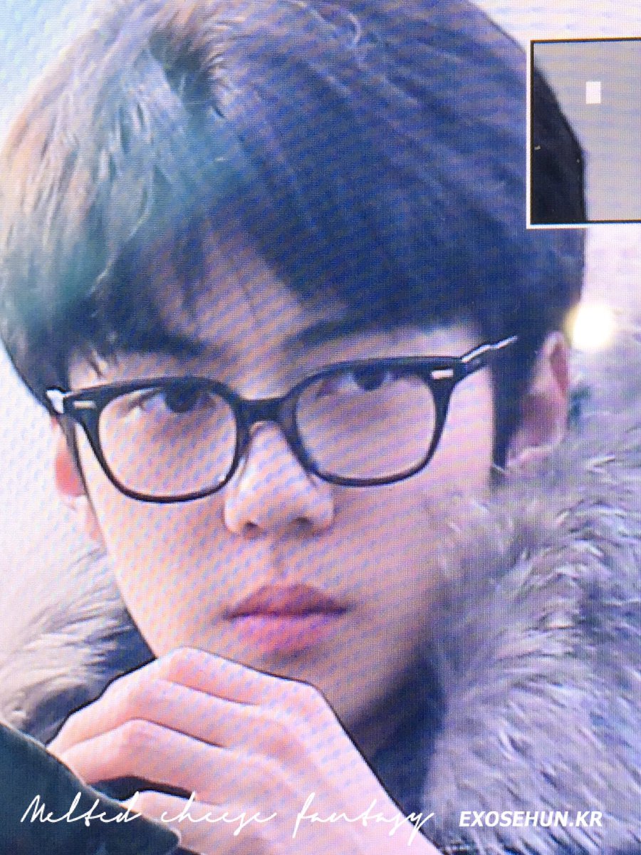 exosehunkr's tweet photo. 160218 인천공항 출국 세훈! 으악 우리 세후니 인기남 세후나 아악 오 세 훈 미 모 개 쩔 어 ㅠㅠㅠㅠㅠㅠㅠ https://t.co/K9SD4shyfE