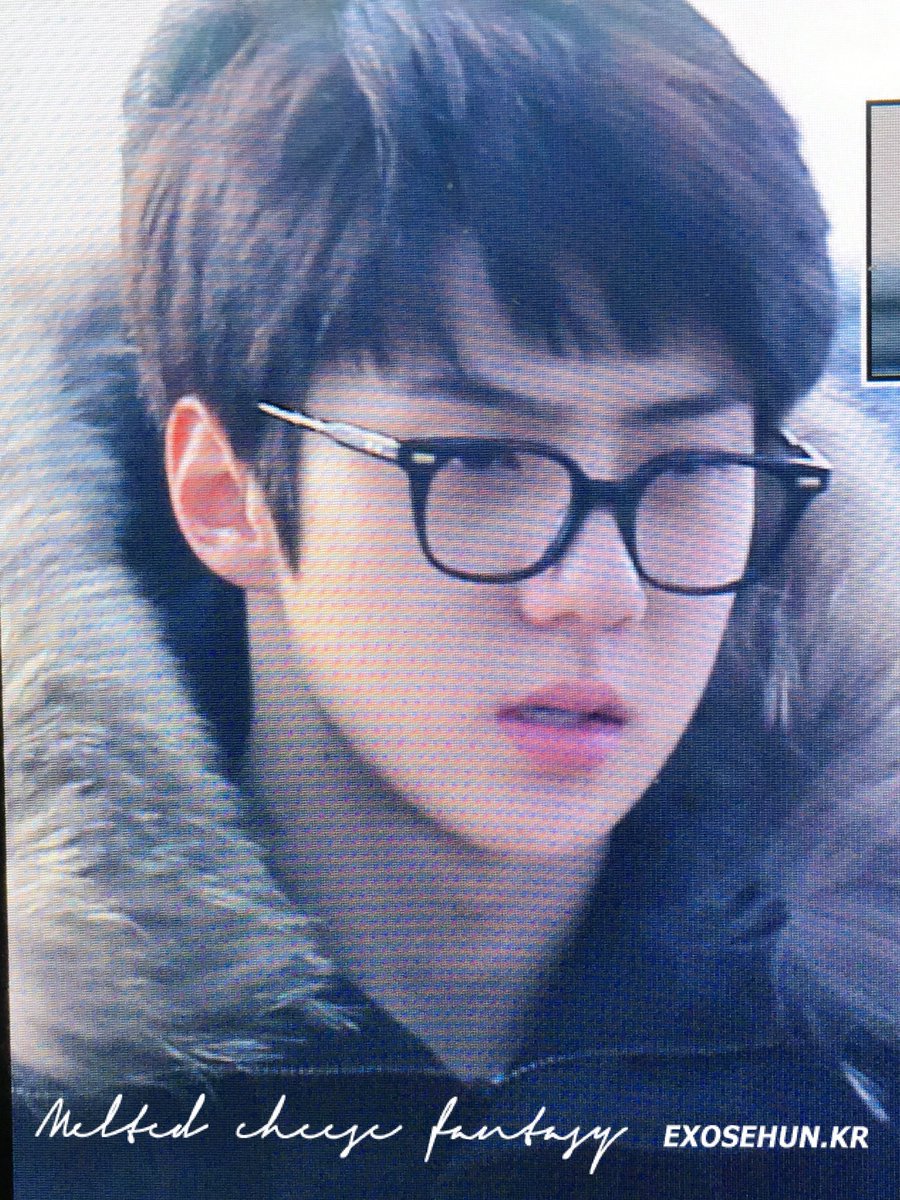 exosehunkr's tweet photo. 160218 인천공항 출국 세훈! 으악 우리 세후니 인기남 세후나 아악 오 세 훈 미 모 개 쩔 어 ㅠㅠㅠㅠㅠㅠㅠ https://t.co/K9SD4shyfE