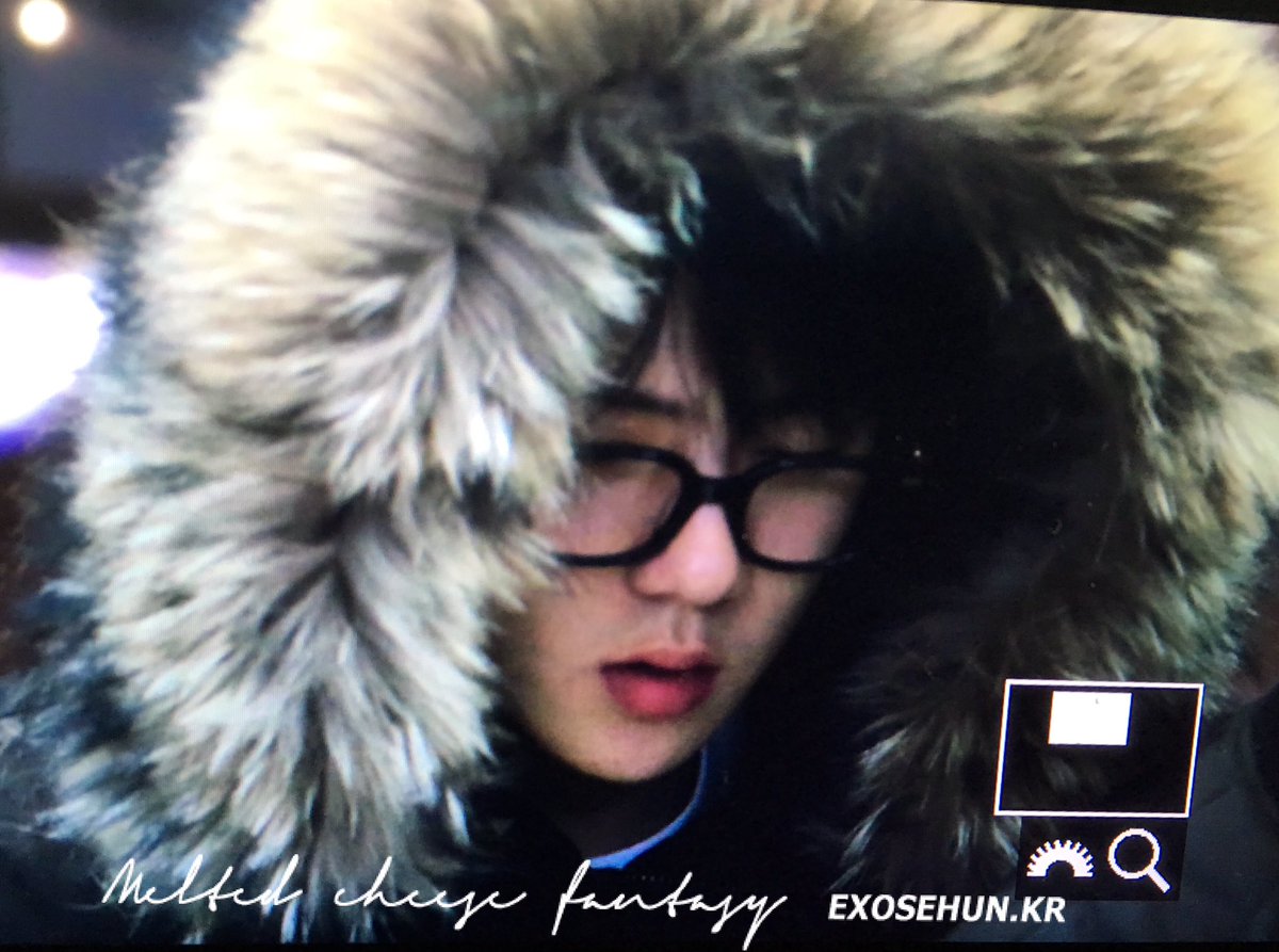 exosehunkr's tweet photo. 160218 인천공항 출국 세훈! 으악 우리 세후니 인기남 세후나 아악 오 세 훈 미 모 개 쩔 어 ㅠㅠㅠㅠㅠㅠㅠ https://t.co/K9SD4shyfE