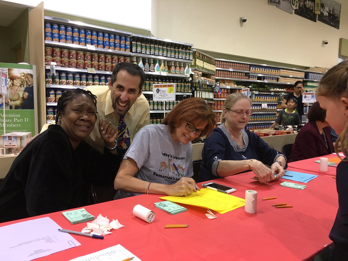 MrHorowitz's tweet photo. Publix Family Math Night @IndianTraceElem  @Winder_ITE @BrowardOSPA TY to staff, parents, and students &amp; @Publix https://t.co/U6Y6duhZB7