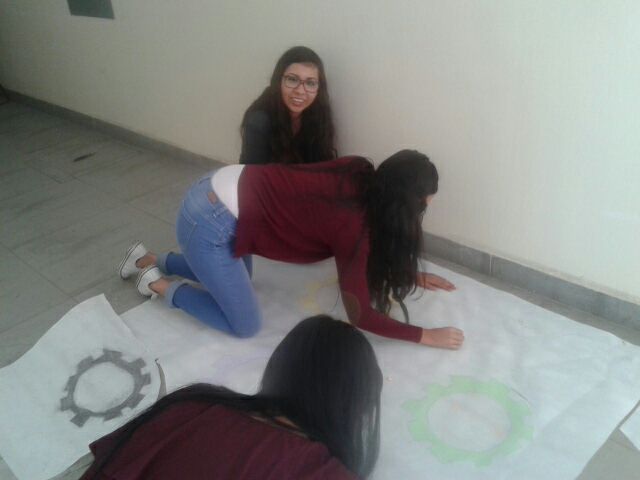 FernandaRRV95's tweet photo. Aplicando conocimientos del paradigma cognitivo @eree_ortiz @KarlaLRubio @IsraelHPs #educativaudg_r11 https://t.co/8QkCr6TImL