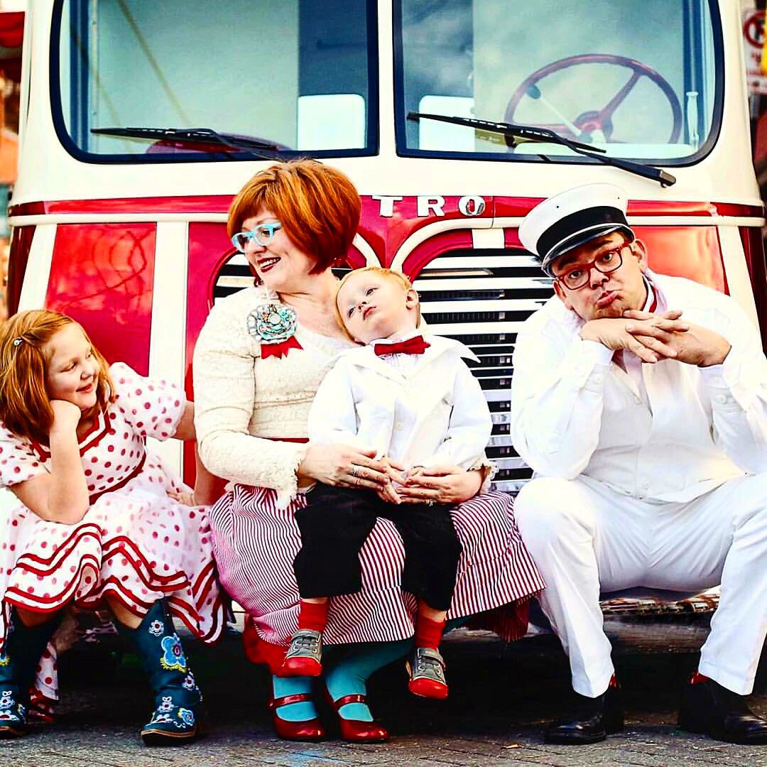 BurchettPeter's tweet photo. Love this picture of me and my family. #CruisinCone https://t.co/cxjh9ILpE2
