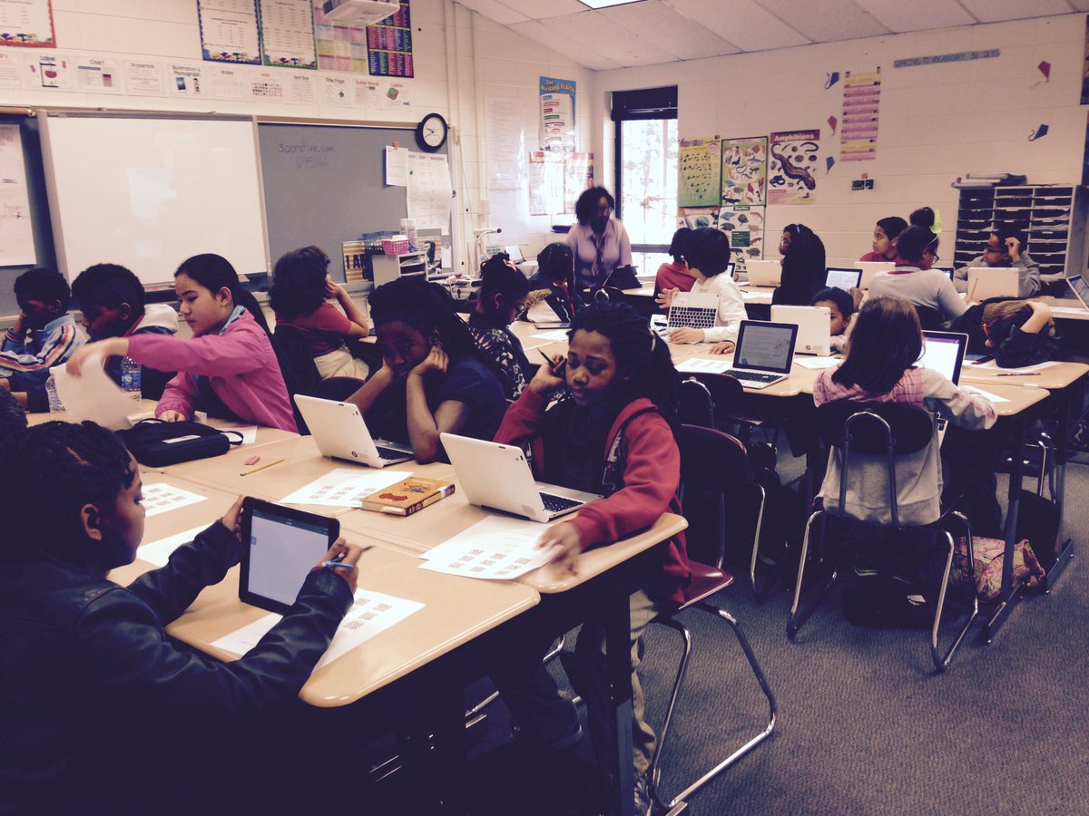 dcrawfordbge's tweet photo. Digital Lng Day at BGE! Lots of fun teaching and learning with technology. #LCSSDLD16 @Supt_LCSS @LibertyCoSchool https://t.co/U1iQWPNIuC