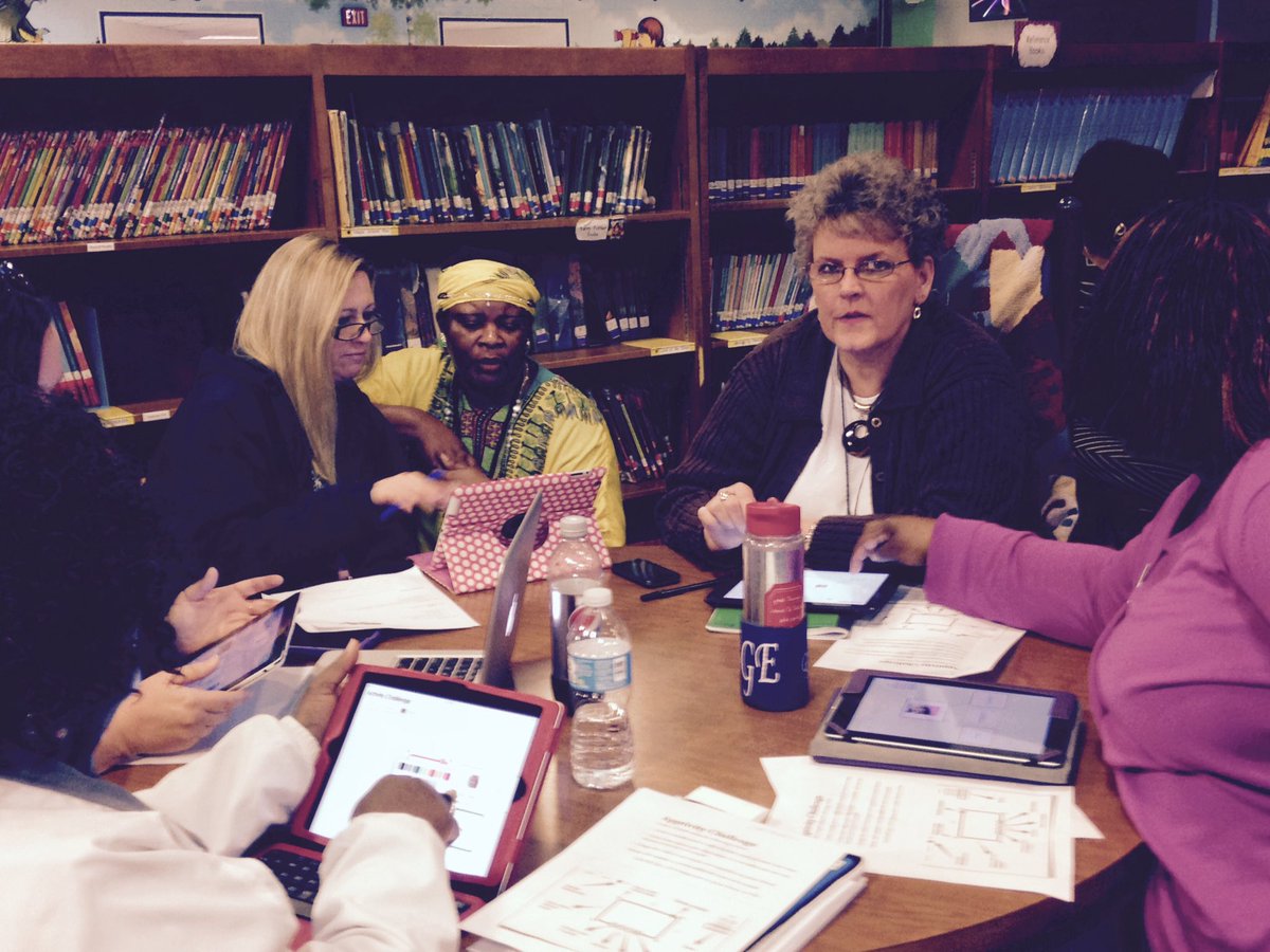dcrawfordbge's tweet photo. Teachers engaged in Popplet workshop with Mrs. Fleming. #LCSSDLD16 #Nextlevel @Supt_LCSS @LibertyCoSchool https://t.co/W4bz3pvF8o