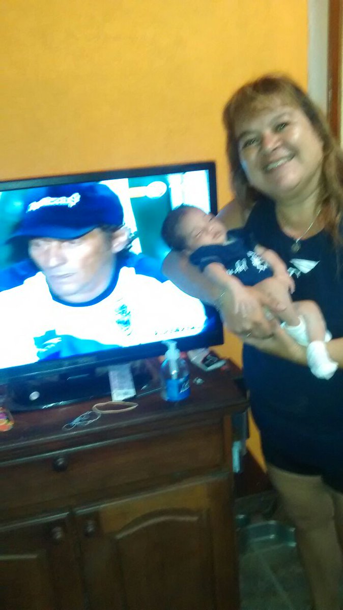 SpositoMarce's tweet photo. Vamos lobo!!! Miro con mi abu apoyando al mejor @TroglioPedro https://t.co/7jnqmDnqRD