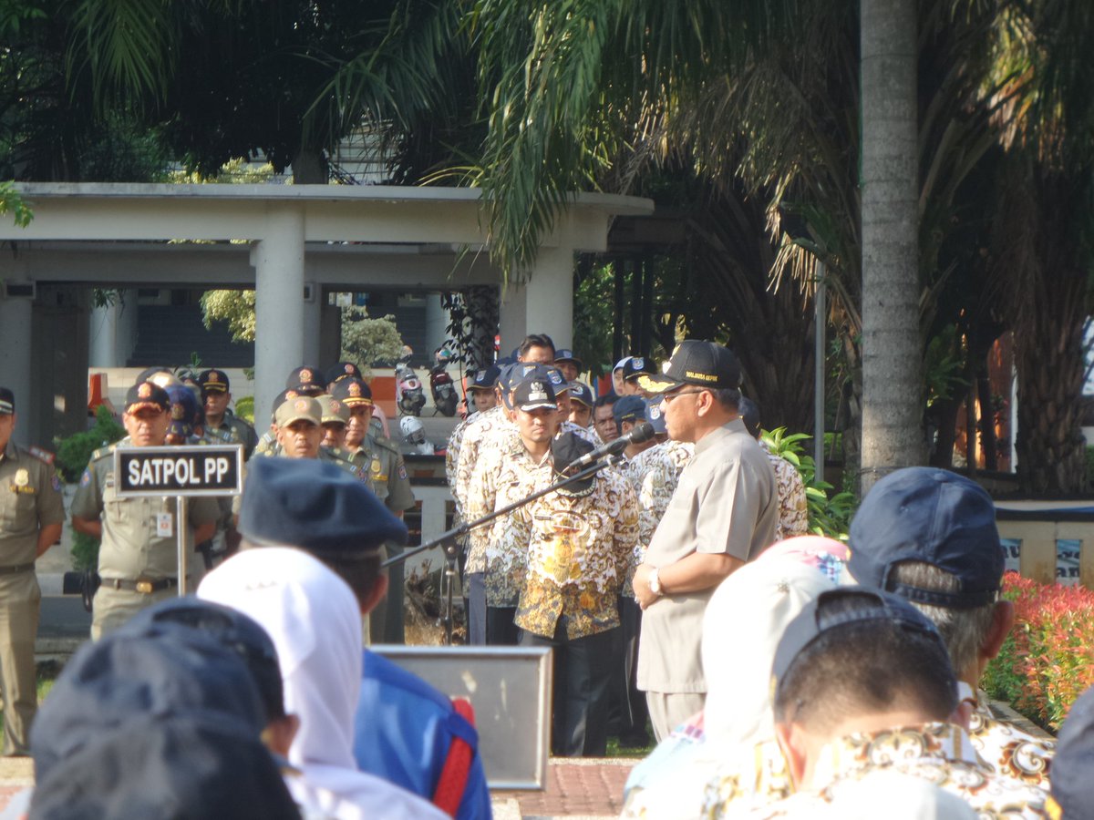 fitriawansumadi's tweet photo. Pesan Walikota Depok @IdrisAShomad pd hari pertama apel pagi d @pemkotdepok : "Tingkatkn komitmen utk brprestasi" https://t.co/8eLzt8hgrA