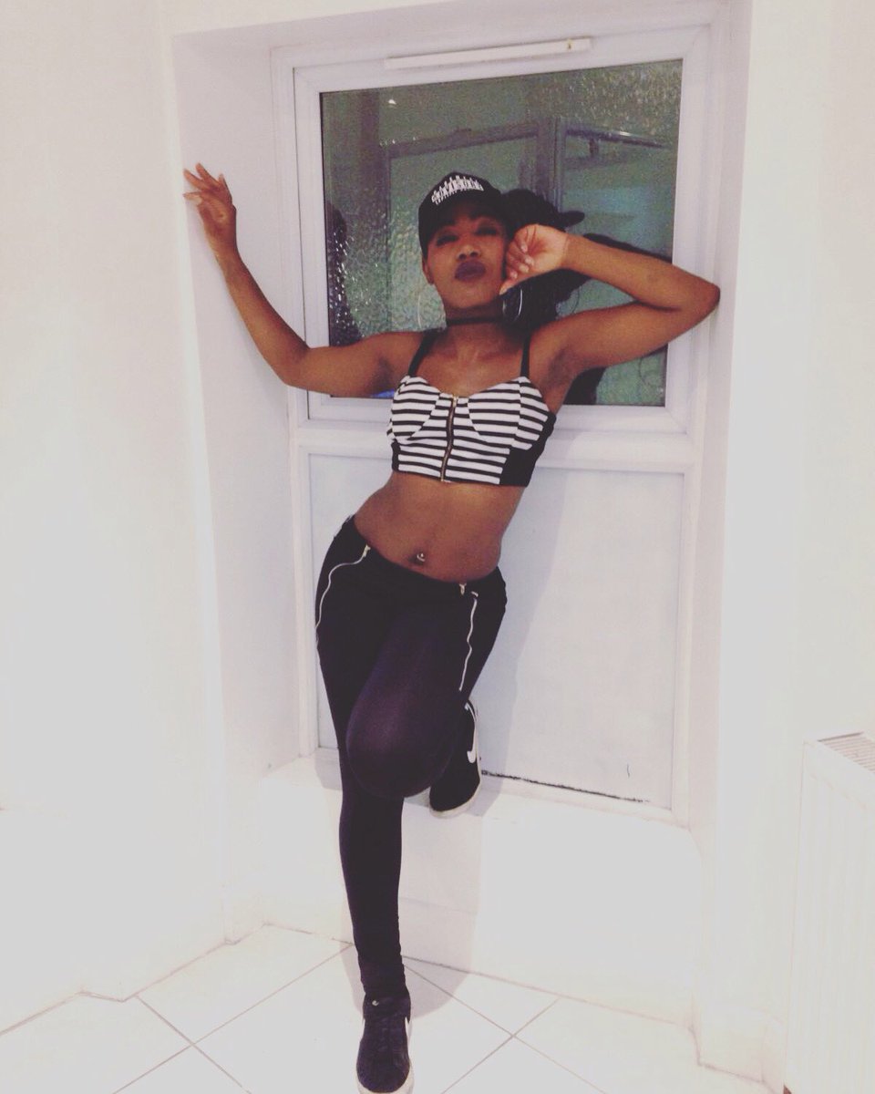 MaryvalBams's tweet photo. Good night peeps #darklipstick#dourting#doU#loveyourself https://t.co/HGBiZlULzM