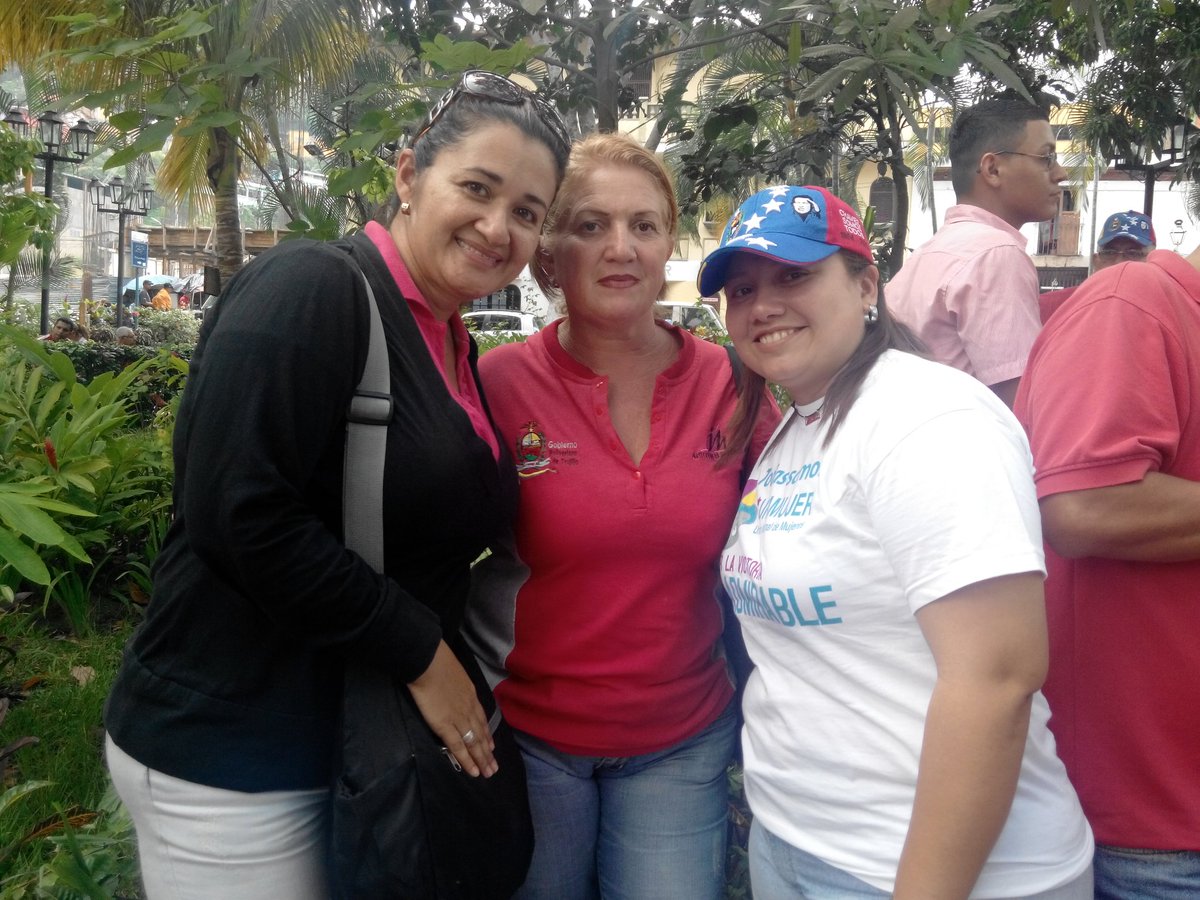 albanyoviedo's tweet photo. Respaldo  Revolucionario a las medidas anunciadas por nuestro Presidente @NicolasMaduro @gladysrequena @MinMujer https://t.co/ZrvZzcLZT3