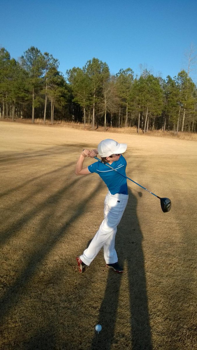 FreddyIce1's tweet photo. Enjoying this sunshine and getting ready for the season. @Garbinc @TheGeorgiaClub #juniorgolf #garbgolf https://t.co/PQP2FINTYE