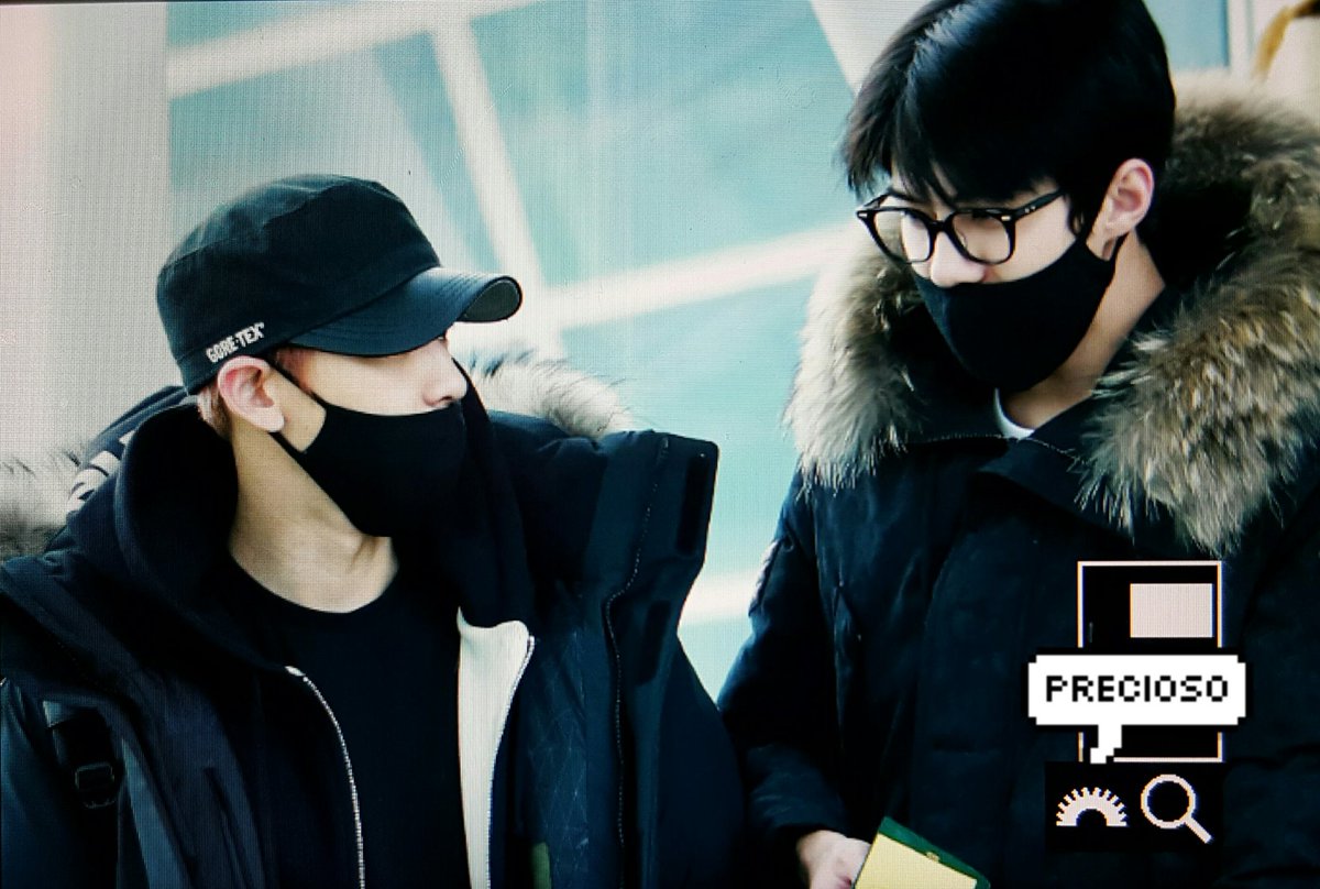 Precioso1127's tweet photo. 160218 인천공항 찬열이♡

자           꾸

쳐다보면서

뭔    말   을

하    는   지😄 https://t.co/MYmjooCCF2