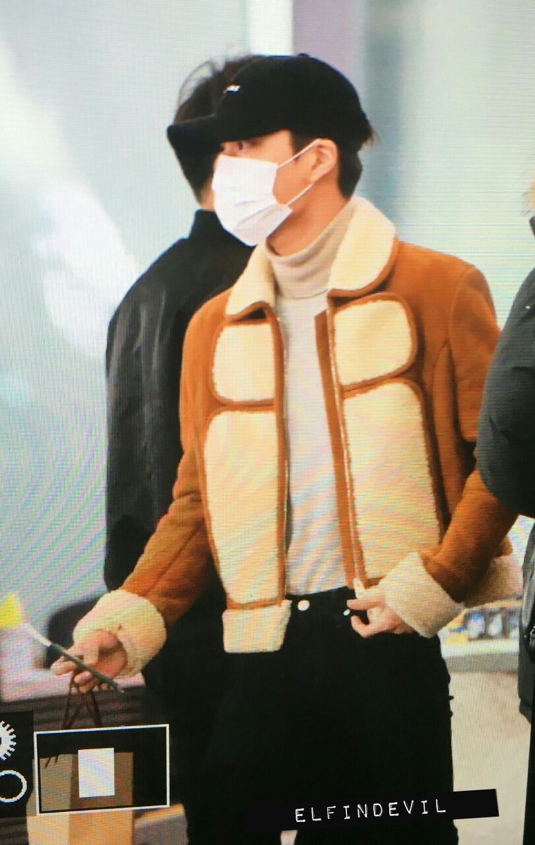 elfindevil's tweet photo. 160218 종인이 출국💕 https://t.co/5A40nUM1rl