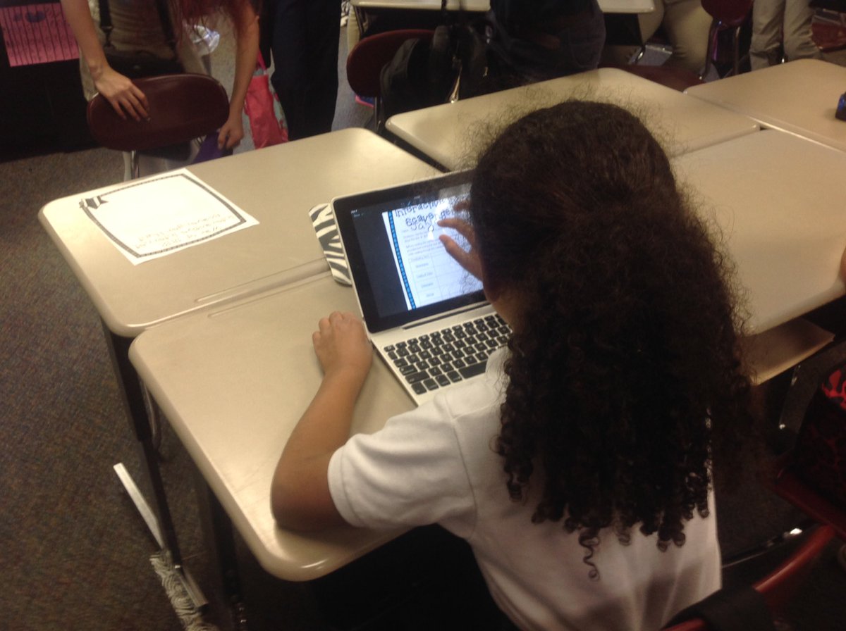 Jeason_tce's tweet photo. @Showbie Students used Showbie today to complete a scavenger hunt on the War of 1812! #LCSSDLD16 #Showbie https://t.co/cSlcwuELIn
