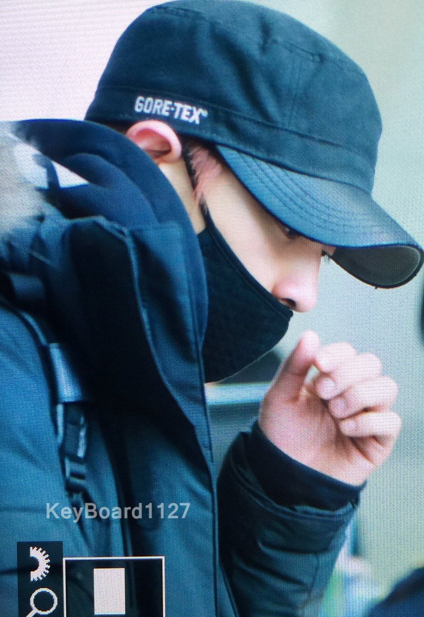 KBoard1127's tweet photo. 【preview】160218 ICN  #찬열  #chanyeol https://t.co/NwMU9uz9dG
