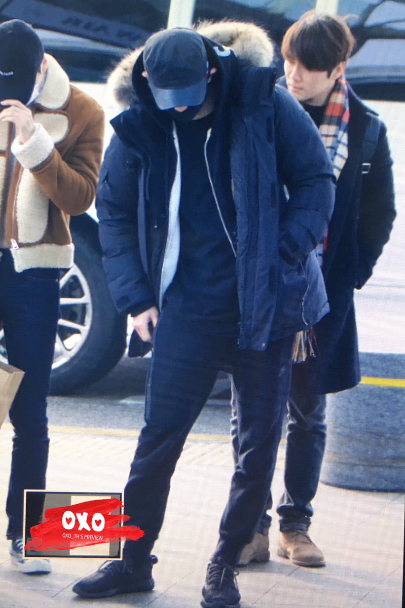 OXO_TH's tweet photo. 160218 인천공항 찬열 출국 #CHANYOEL
어제 엄마랑 같이 가온봤는ㄷ ㅔ 엄마가 모델이냐고•••••• 아니엄마사위••• 그리고 아무말이없으셨다...^^ https://t.co/ErfP829mm8