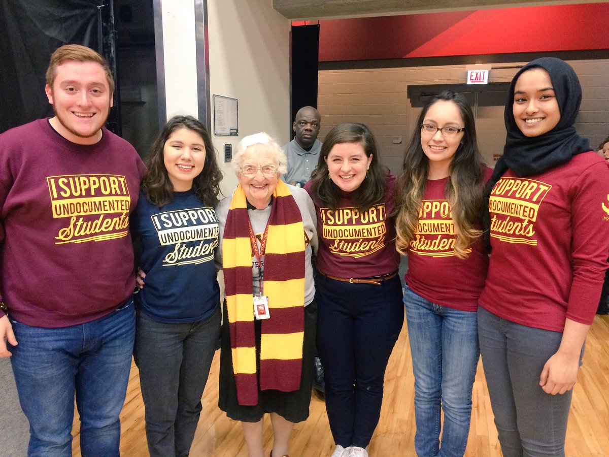 FlavioGBravo's tweet photo. #JesuitJam is by far the highlight of my week. Let's go @RamblersMBB 🏀 #supportMagis https://t.co/hGz0qLui4o