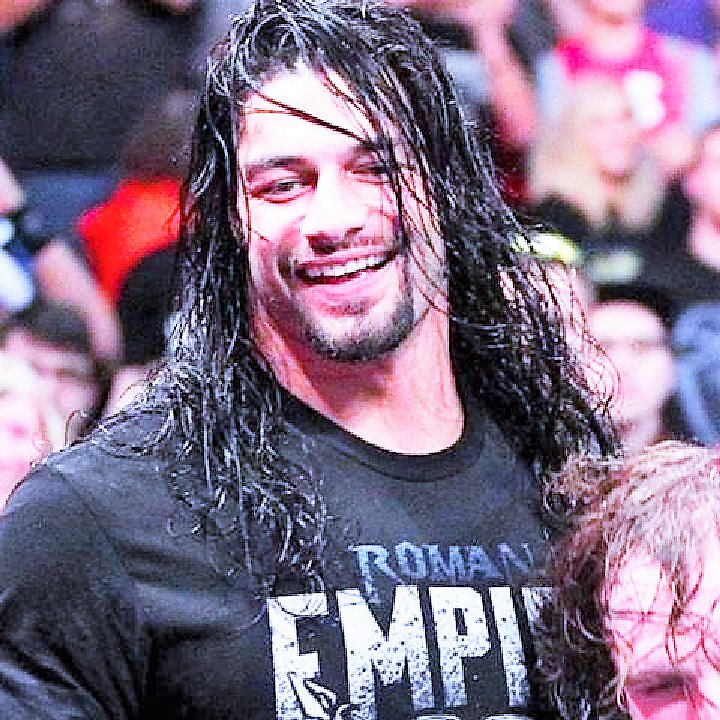 LeeshaNDessy's tweet photo. #Roman #LovesWhatHeDoes #LuvsHIsFans #ShowHimMadLuv #SunFastlane @WWERomanReigns @romanreigns568 @airstream52 https://t.co/vsn0jfLOcd