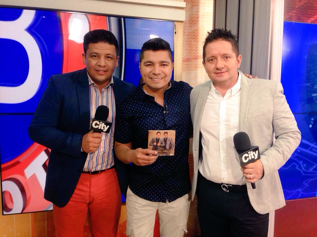 PauloPeriodista's tweet photo. @AndresGuat a los @LOSCABALLEROSS presentaron en @Citytv el sencillo #Abeber del álbum #megastolamia @Alejobarrera1 https://t.co/HSE5tCqOem