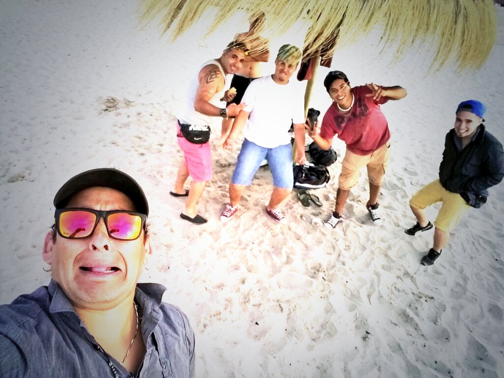 Amerikan Sound La Evolución 
En Caldera disfrutando de la playa Norte de Chile