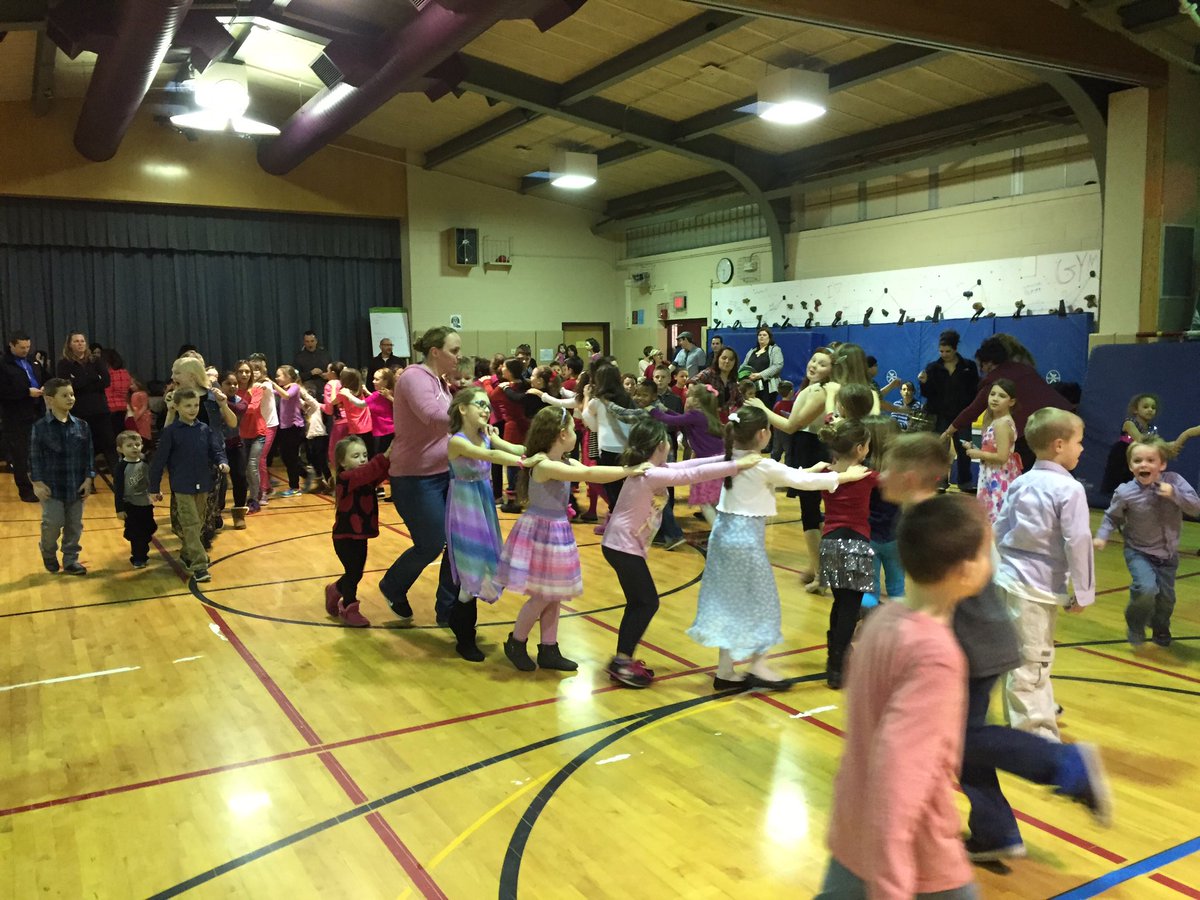 PaddyHillPTA's tweet photo. Sweetheart Dance @PaddyHillTweet https://t.co/PwBvOllSJJ