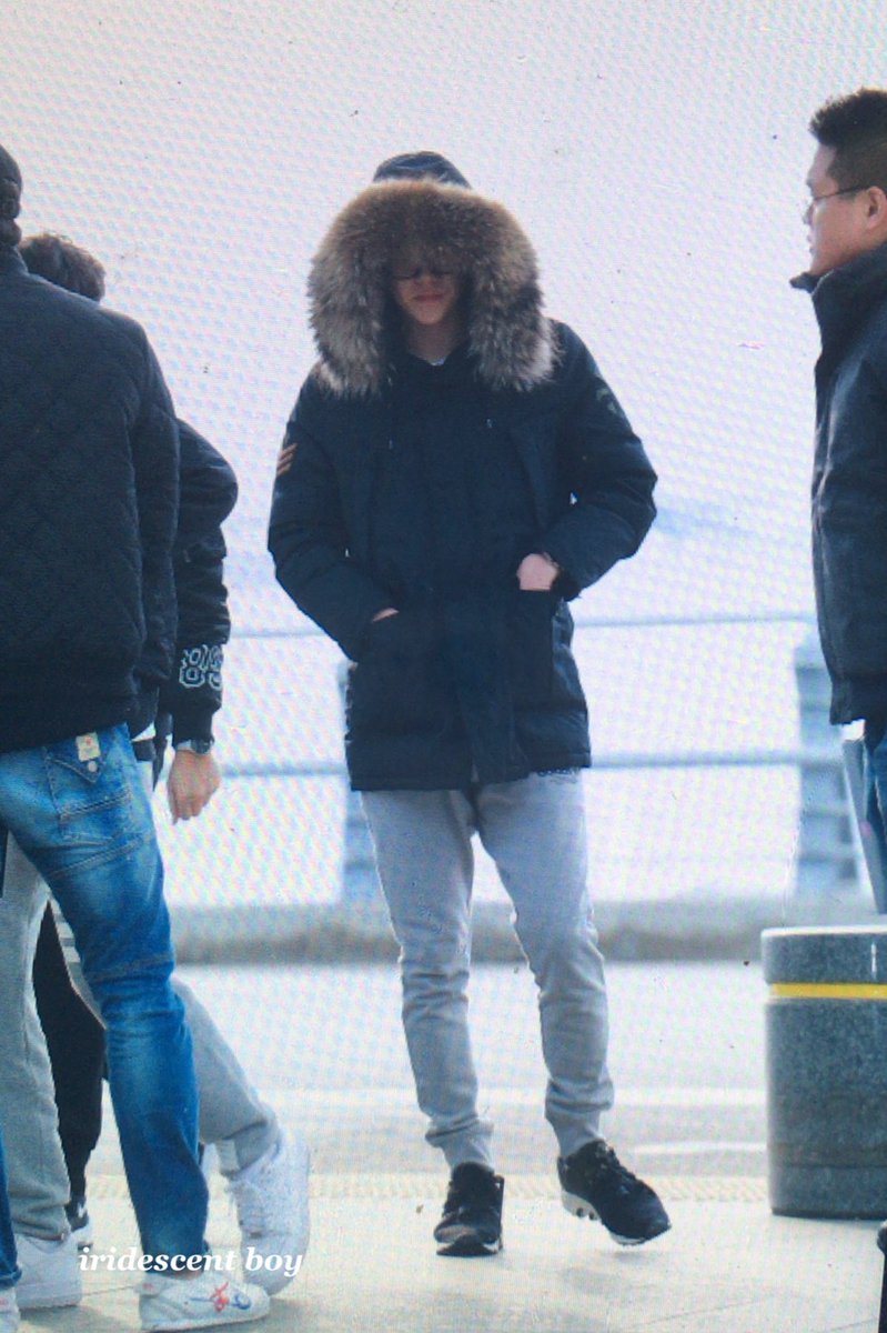 iridescent_boy's tweet photo. 160218 ICN 세후니 옶다🙈 https://t.co/AX95PGRYyC