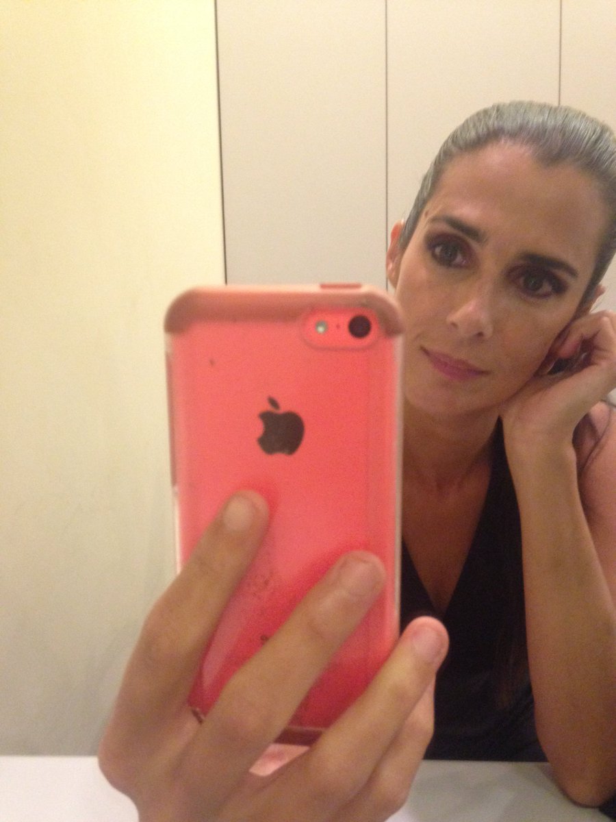 vanessasaba75's tweet photo. Y gracias Montalvo por el peinado y el maquillaje! https://t.co/89bAUUCDqW