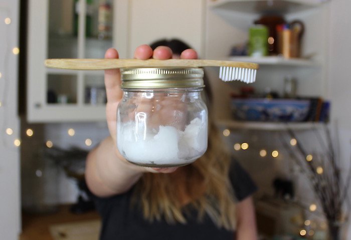 lucylihou's tweet image. Making my own zero waste toothpaste! buff.ly/1Vpaqo4 #zerowaste #zerowastetoothpaste #zerowastebeauty