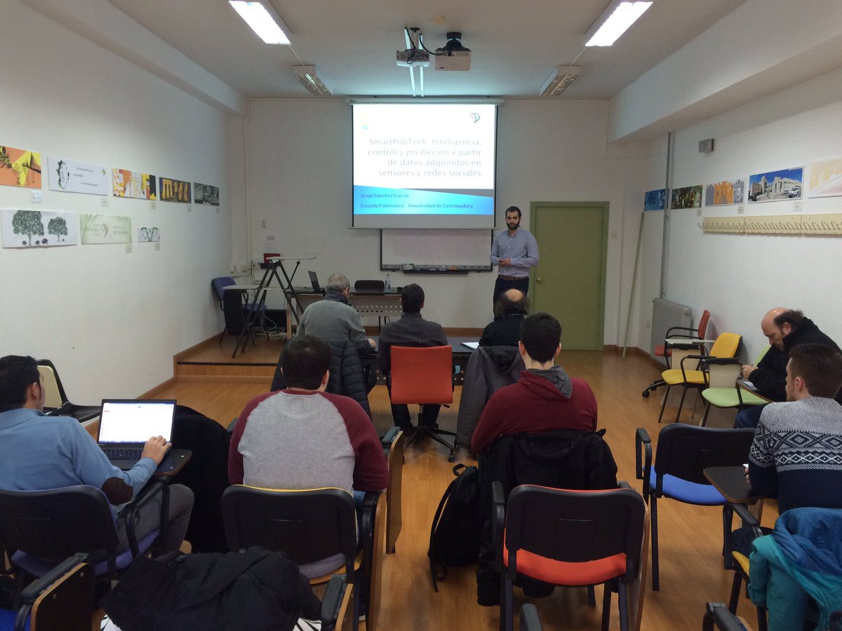 pablogarguez's tweet photo. Empezando defensa del TFM de @jesussanchezg05 en @EPCC_Unex #SmartPoliTechLife @koletzilla @Totemoheda @MarioHaut https://t.co/CedlFODq04