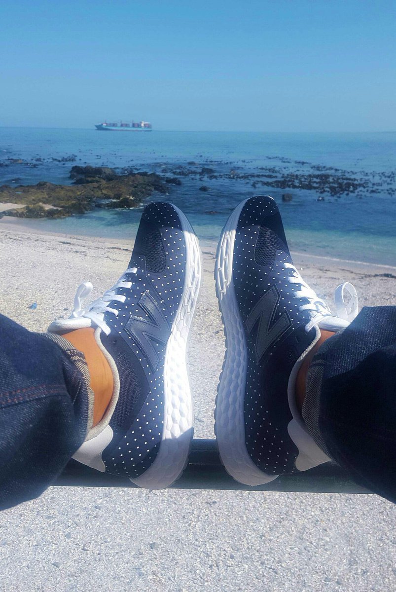 DalinOliver's tweet photo. Favoutite chill spot complimented by one of my favourite pairs of @NewBalance_SA. The #574 #polkadotpack is too hot https://t.co/EK2dBbyhIL