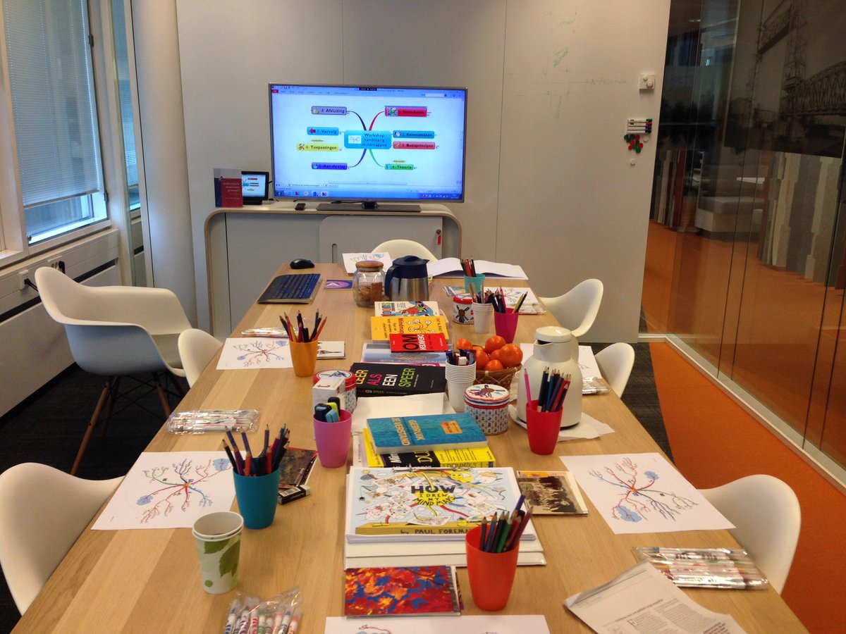 JetSebus's tweet image. Alles staat klaar voor de workshop Mindmappen van vandaag #leukomtedoen