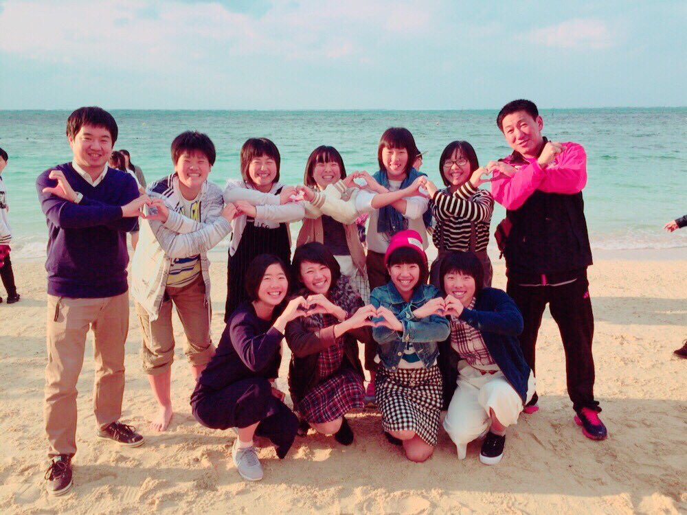 F_____0802's tweet photo. 修学旅行♡♡in 沖縄🌺 最高に楽しくて思い出いっぱいです꒰๑o̴̶̷᷄﹏o̴̶̷̥᷅๑꒱１つ楽しい行事が終わってしまって寂しいです😣津商がだいすき！津商最高！💖💖金曜日から現実とか無理⤵︎余韻に浸りすぎてます♡♡ https://t.co/9EzkvxihCg
