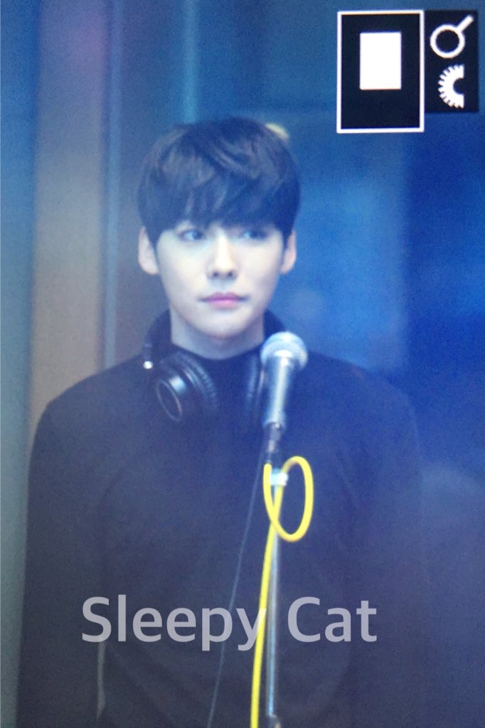 SleepyCat0926's tweet photo. 160218 정오의 희망곡  완전 멋있다  #진우 #위너 #김진우 https://t.co/z7vnBj6j9P