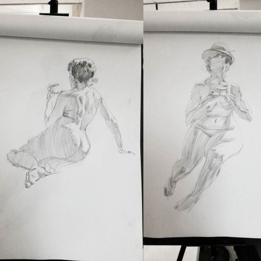 Mainloop's tweet photo. Some 10 minute drawings. #lifedrawing #like4like #charcoal #charcoaldrawing #drawing #fineart #forfacebook #figured… https://t.co/pjsD34qXdF