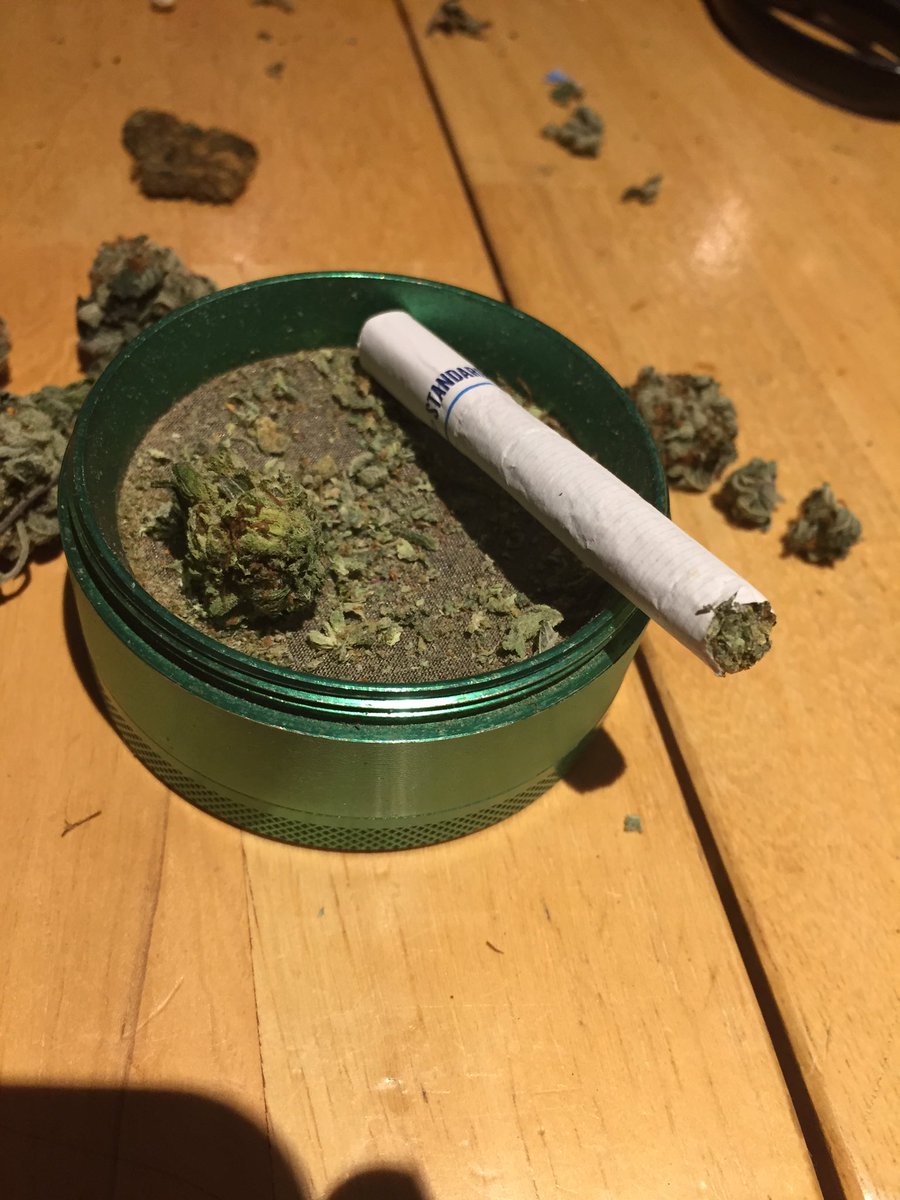 Weed Pics™ tweet media