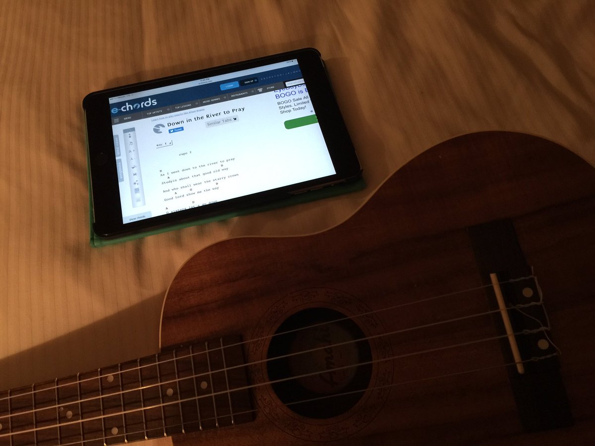 KFulenwider's tweet photo. Learning to play the ukulele with my roomie @ELA_MVP #fldvipn16 https://t.co/zVunxJKHdB