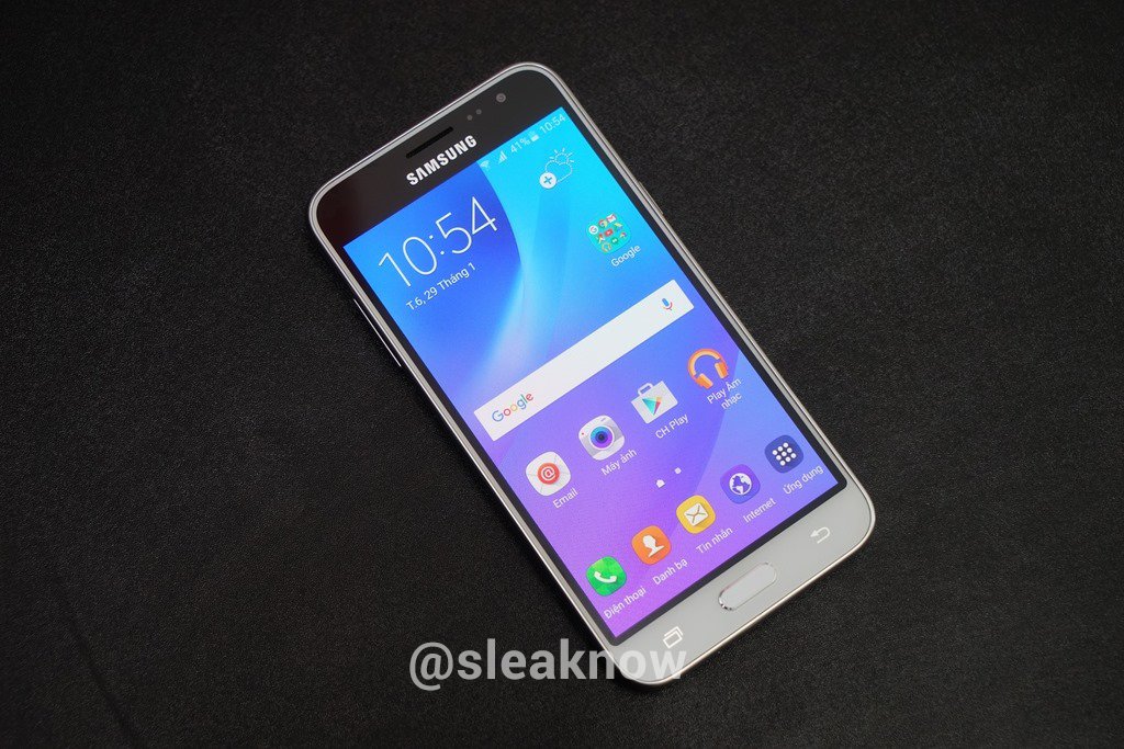 sleaknow's tweet photo. #galaxyj3 2016 https://t.co/F5LinqqaMM