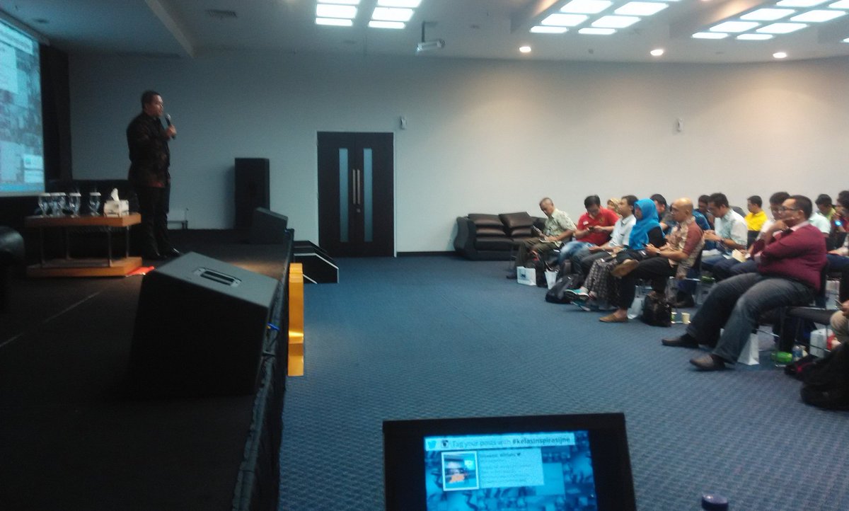 Sesi tanya jawab #KelasInspirasiJNE <a href="/MemberiID/">Komunitas Memberi Indonesia</a>