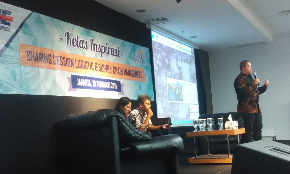 Sesi tanya jawab #KelasInspirasiJNE <a href="/MemberiID/">Komunitas Memberi Indonesia</a>