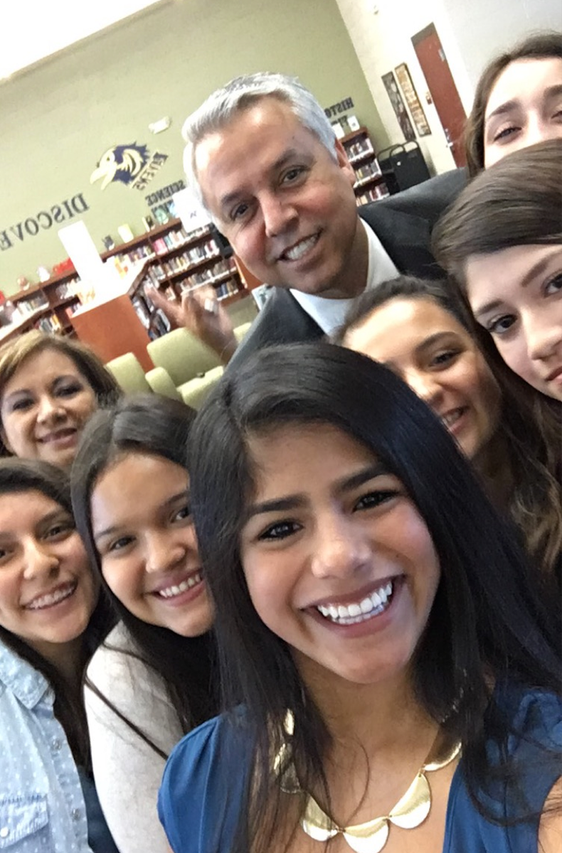 drcanoilc's tweet photo. Selfie with Superintendent and Cano LMS at Dr. Cano DLD. Until next year! #HCISDDLDAY2016 #DRCANO #CANOILC #DLD2016 https://t.co/o0Cerc2QWd