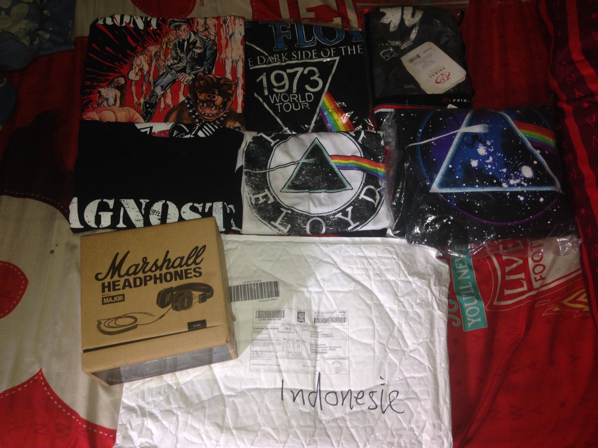 For sale ts agnostic , pinkfloyd , sweater pinkfloyd , headphones marshall major mangga di lelang cskuuuh